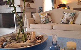 Sea & City - 10 Min Drive To The Beach & Athens Airport